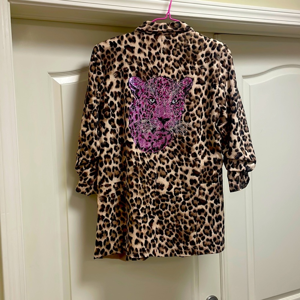 Brand NWT, animal print blazer w/pink panther rhinestones, removable bow